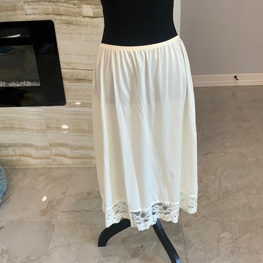 Vassarette White Midi Slip with Lace Trim. Size L
